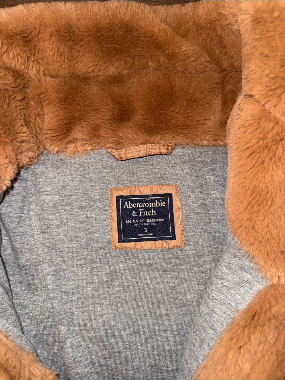 Abercrombie and Fitch faux fur mini puffer - Picture 4 of 6